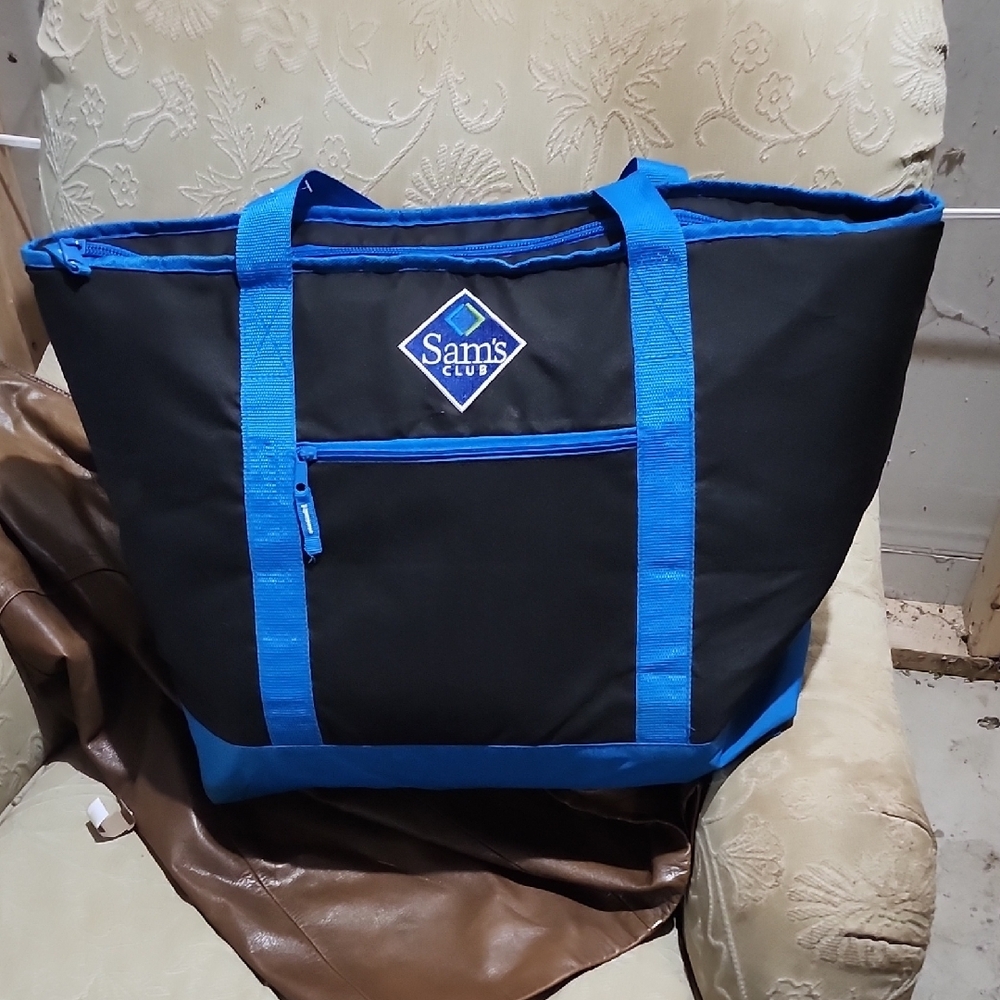 Black and Blue Duffel Bag with Reinforced Straps